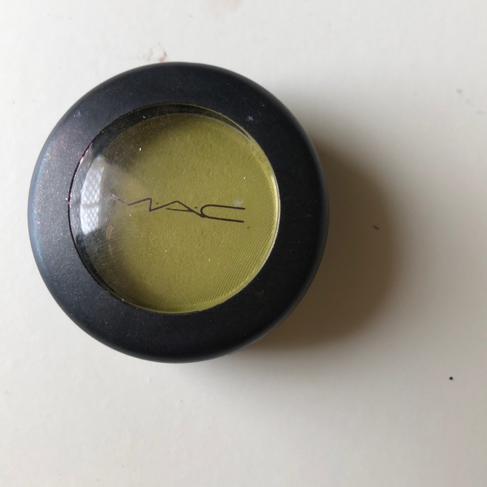 Mac eye shadow - Picture 2 of 2